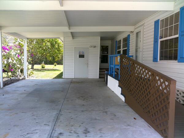 5320 Laurel Oaks Drive a Winter Haven, FL Mobile or Manufactured Home for Sale